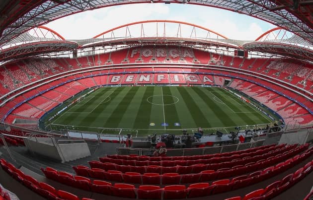สนาม : Estádio do Sport Lisboa e Benfica (da Luz) (Lisboa)